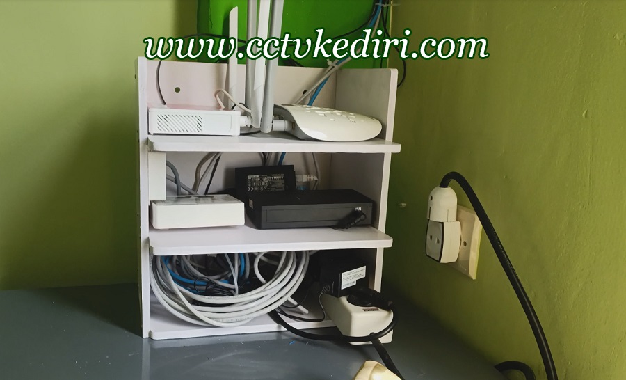 <p>Adanya rak router wifi ini untuk memastikan keamanan alat dan kerapian alat agar lebih nyaman juga saat di lihat karena tidak berantakan, anda bisa memesan rak server wifi ini di tempat kami dengan ukuran dan juga bahan serta warna apa yang anda inginkan, kami akan membuatkan rak wifi sesuai dengan keinginan anda dan anda bisa langsung order rak di toko kami.</p><p>&nbsp;</p>